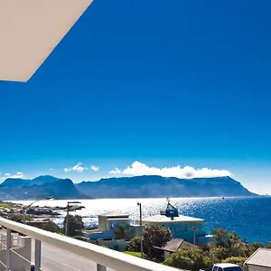 Apartment Sail Away Studios, Simon's Town